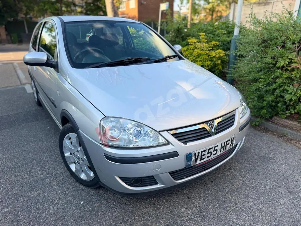 2006 Model Gümüş Renk Temiz Bakılmış Vauxhall Corsa Hatchback — fotoğraf 1