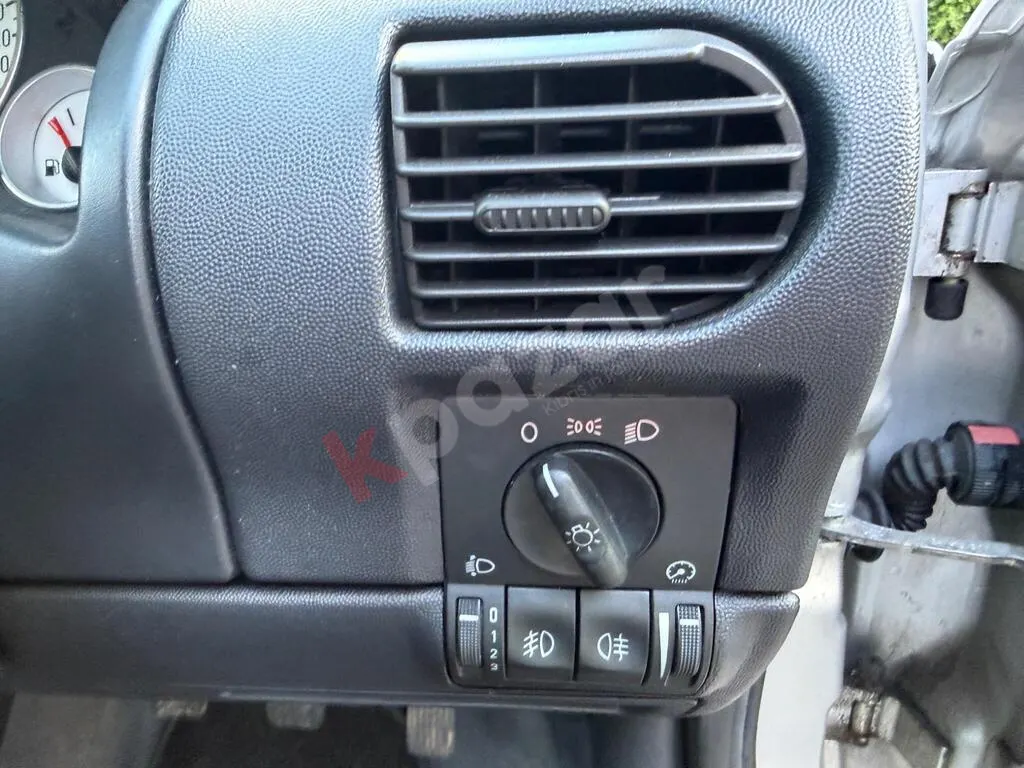 2006 Model Gümüş Renk Temiz Bakılmış Vauxhall Corsa Hatchback — küçük resim 11